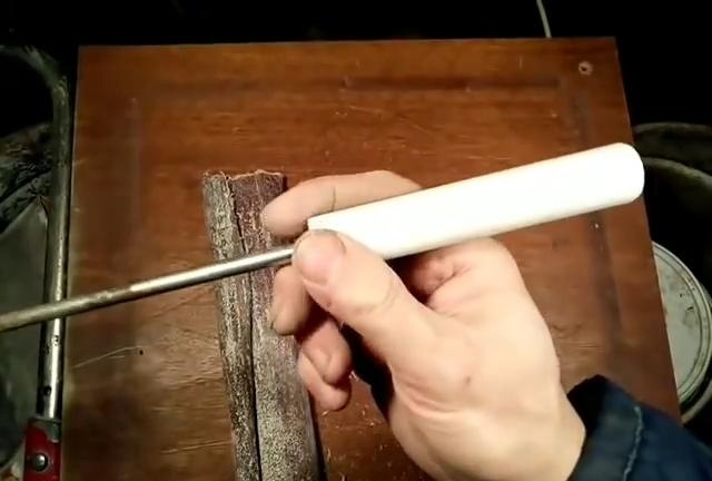 Kaip padaryti įrankio rankeną iš plastikinio vamzdžio