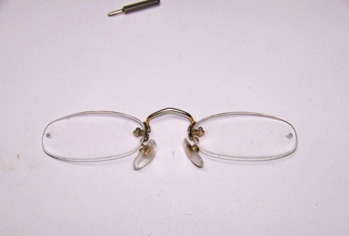Reparação rápida de armações de óculos