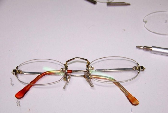 Repararea ramei ochelarilor rapide