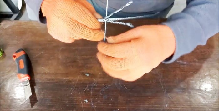 Kako pletenica kraja kabela u petlju