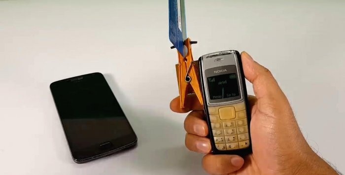 Sistem penggera GSM yang paling mudah dari telefon lama