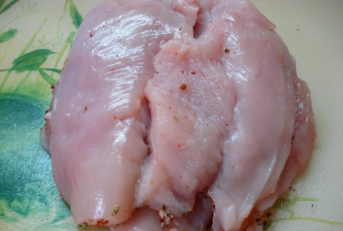 Пуешко пилешко гърди Бастурма