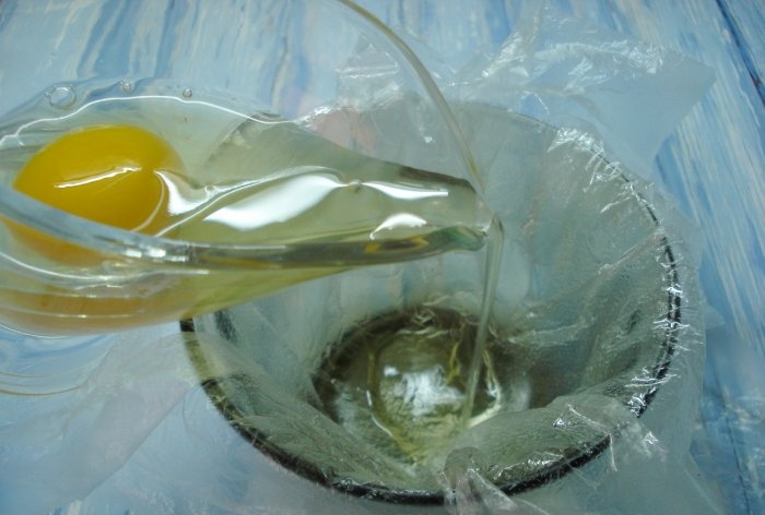 Gepocheerd ei in een zak snel ontbijt
