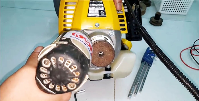 How to make a 220 V generator from a trimmer motor