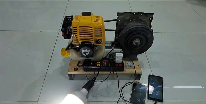 Como fazer um gerador de 220 V a partir de um motor aparador