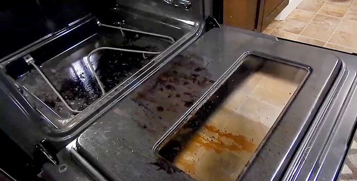 How to clean an oven with soda and vinegar