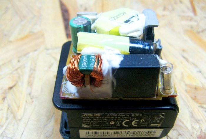 Compact adjustable power supply