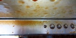 How I get rid of stubborn traces of fat on a cooker hood in 5 minutes