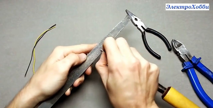 Life hack how to solder small parts with a thick soldering iron