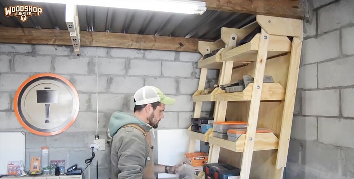 Como fazer prateleiras suspensas em uma garagem ou oficina que não ocupam espaço