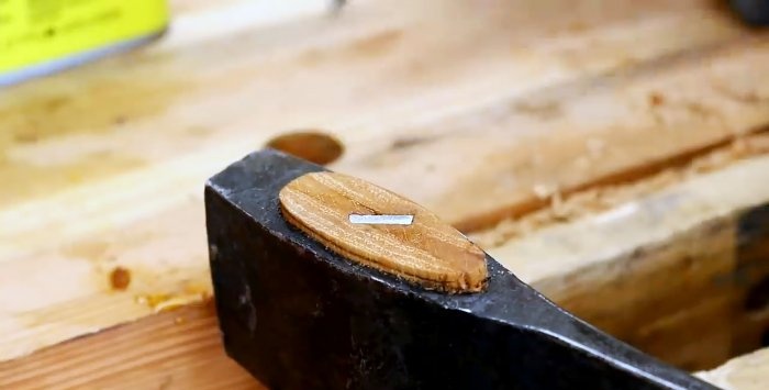 How to replace the old ax with a new one. Use oil instead of glue for the wedge.