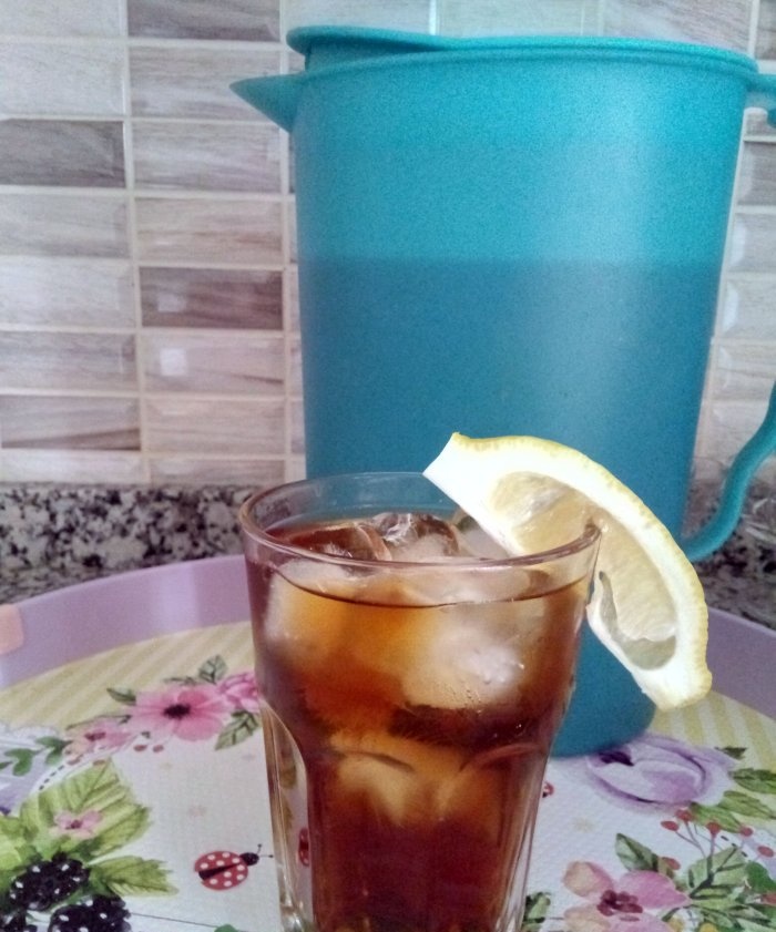 Zdravé a chutné studené domácí čaje