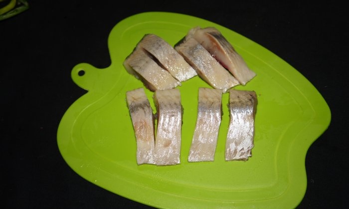Krievu salāti no viegli sālītām siļķēm un olām