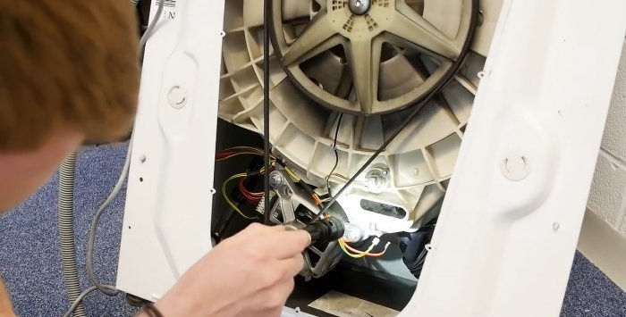 Comment enlever les petits objets pris dans un tambour d'une machine à laver