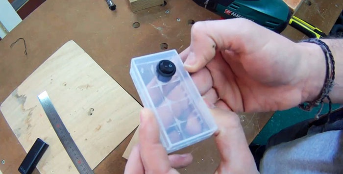 Cum se face un indicator laser de casă la o mașină de găurit