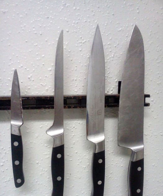 Bagaimana untuk membaiki pisau dapur dengan hujung patah
