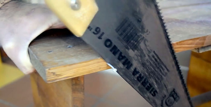 How to saw a nail with a saw on a tree without damaging the teeth