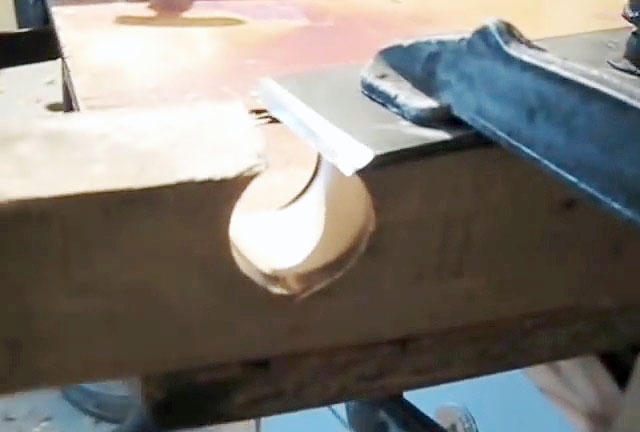 Ako vyrobiť lopatu rukoväť pomocou elektrickej vŕtačky