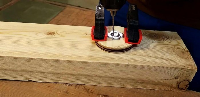 Как да направите обикновени дърводелски менгемета за работна маса