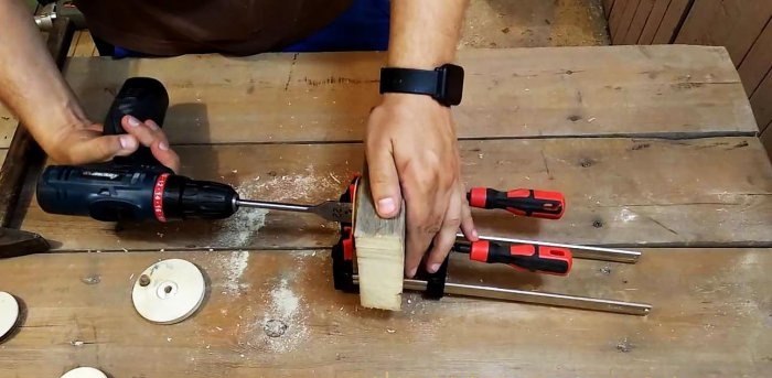Как да направите обикновени дърводелски менгемета за работна маса