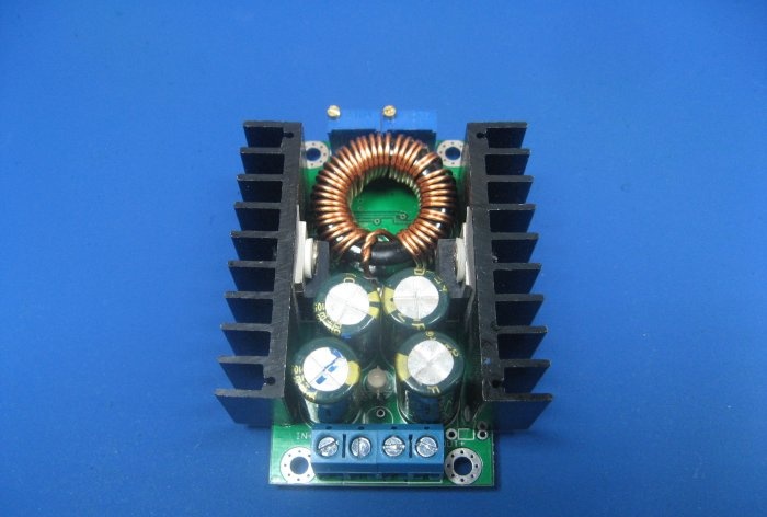 Compact adjustable 24V 5A power supply