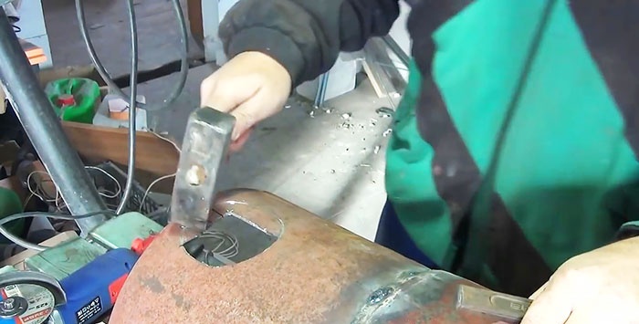 Come tagliare un foro piatto con una smerigliatrice