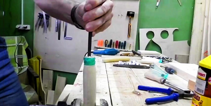 Cum se fac mânere de fișiere rezistente cu o sticlă de plastic