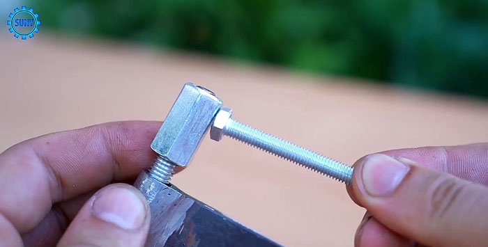 Homemade crimping for crimping tubular lugs on a cable