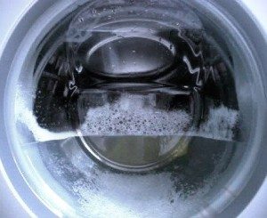 пералнята не мие