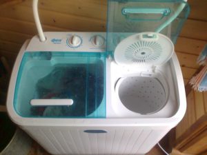 Yazlık için çamaşır makineleri (otomatik değil)