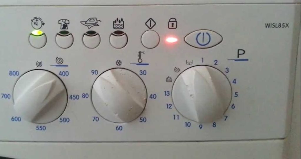 f08 an einer Ariston Waschmaschine ohne Display