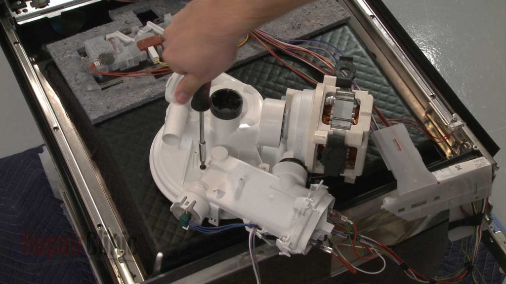 отстраняване на нагревателя в съдомиялната машина Bosch
