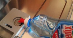 Homemade dishwasher rinse aid