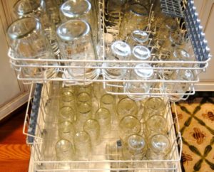 How to sterilize jars in the dishwasher