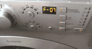 Error F07 en la lavadora Ariston