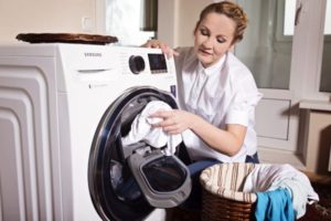 Gjennomgang av Samsung vaskemaskin med ekstra klesvask