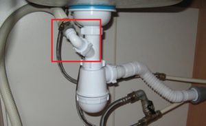 nối ống thoát nước với ống hút