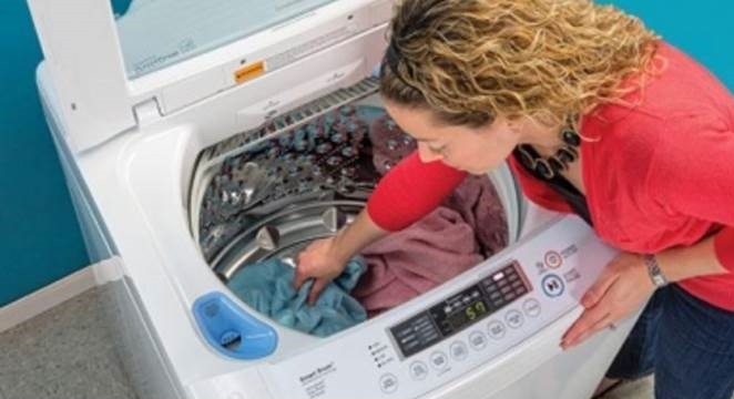 обикновено на перални машини с най-голямо зареждане, люкът е тесен, но има и изключения