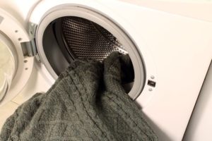 Sådan vaskes en trøje i en vaskemaskine