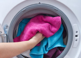 Cách giặt khăn trong máy giặt sao cho mềm?