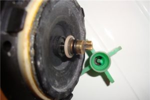 The impeller of the washing machine drain pump flies