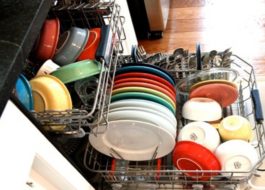 Как да миете чинии в съдомиялната машина?