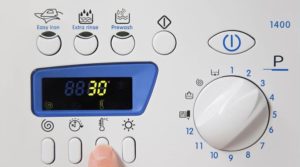 Det er nødvendigt at indstille vasketemperaturen højst 30 grader