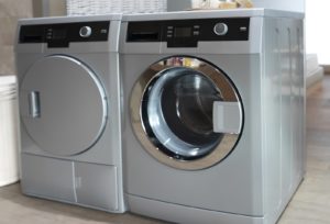 En bakımı yapılan çamaşır makineleri