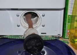 Tại sao máy giặt Indesit không thoát nước và vắt
