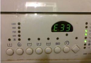 เกิดข้อผิดพลาด E33 ในเครื่องซักผ้า Electrolux
